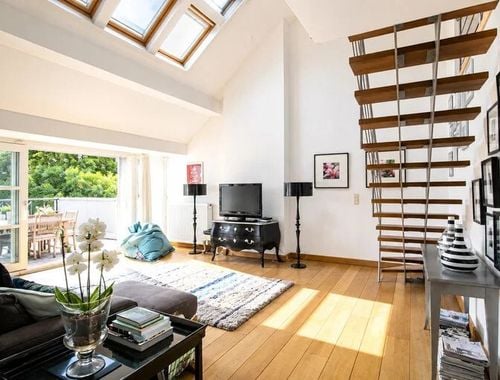                                         Penthouse à louer à Saint-Gilles, € 3.900
