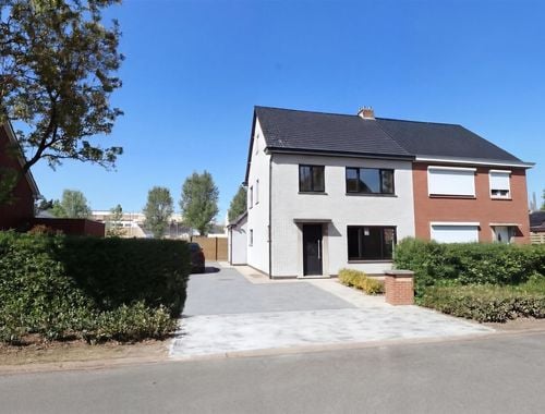                                         Woning te koop in Oevel, € 425.000
