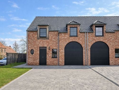                                         Woning te koop in Celles, € 399.000

