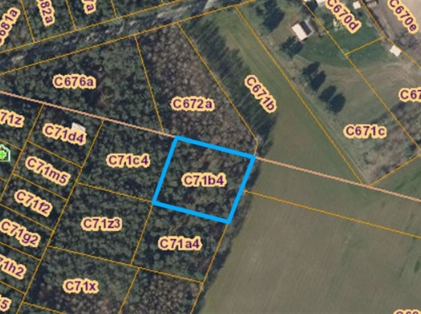 Perceel recreatiegrond van 2451 m²<br />
Omschrijving: <br />
Knap perceel recreatiegrond voor verblijfsrecreatie, gelegen tussen Tielen en Lille. <br