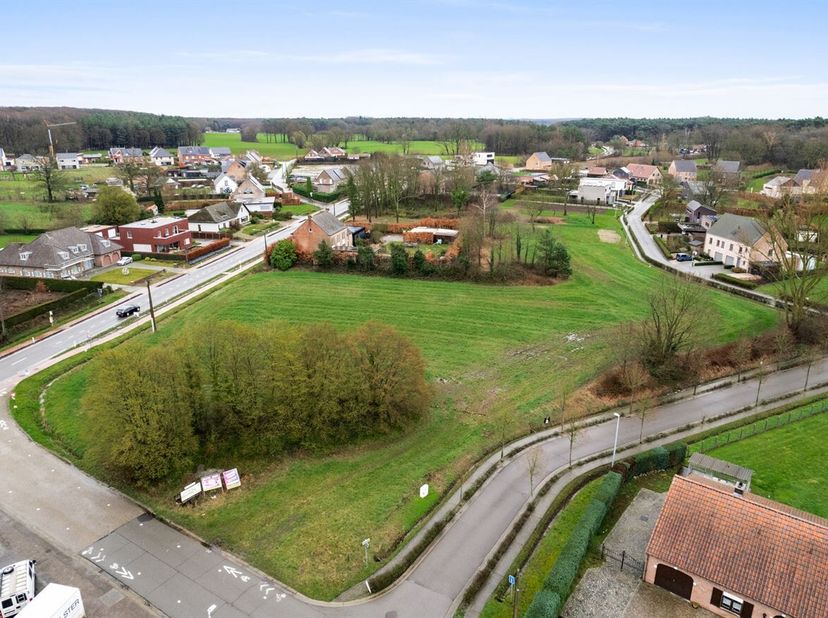 Bouwgrond in rustige en groene omgeving te koop! <br />
Op zoek naar de ideale locatie om uw droomwoning te realiseren? <br />
Deze mooie bouwgrond is