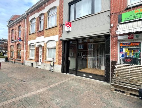                                         Bien commercial avec habitation à vendre à Menen, € 154.000
