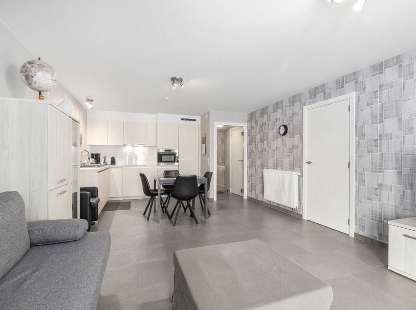 À vendre : appartement moderne au cur dOstende, à quelques pas de la Zeedijk et du Visserskaai. Cet appartement fermé, construit en 2014, se situe dan