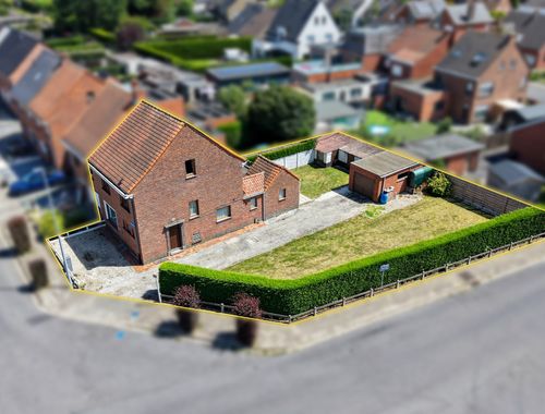                                         Woning te koop in Sint-Eloois-Vijve, € 240.000
