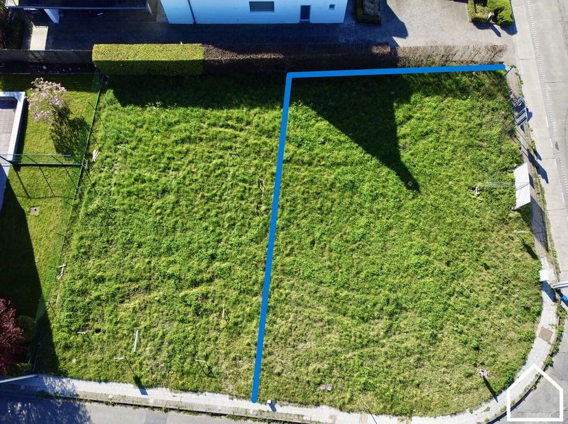 Rustig gelegen bouwgrond voor open bebouwing nabij Kortemark<br />
<br />
Mooi perceel bouwgrond van 511 m² voor een alleenstaande woning (open bebouw