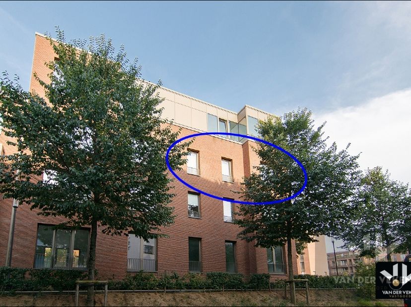 Dit appartement is beschikbaar vanaf 1 oktober 2026!<br />
Vaste kosten: € 80,00 per maand&amp;nbsp;<br />
Bewoners parkeren is hier van toepassing!&amp;nbsp;