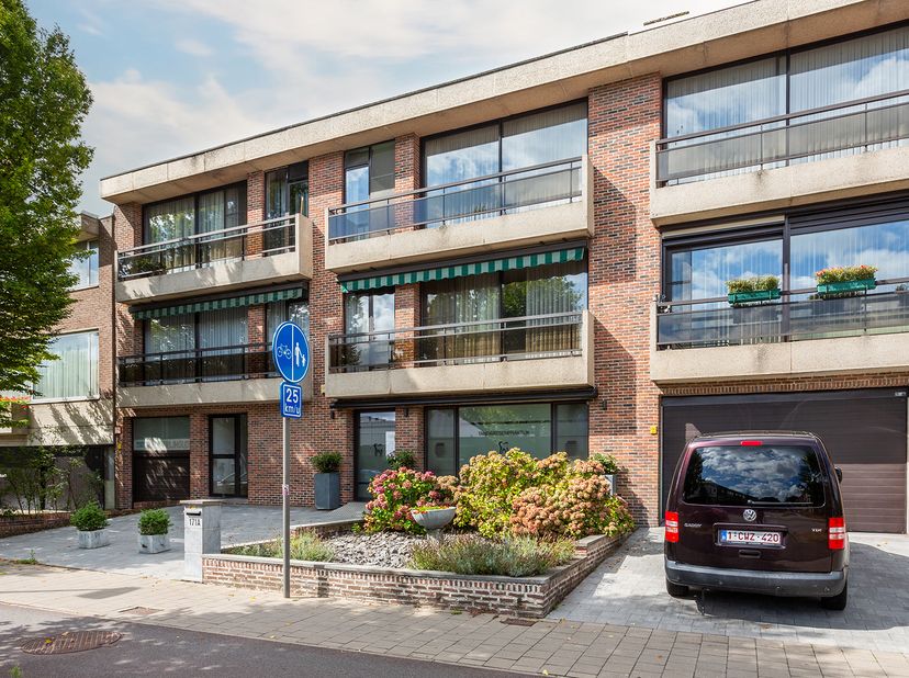 Appartement te koop in Schotensesteenweg 171,
                    2100 Deurne