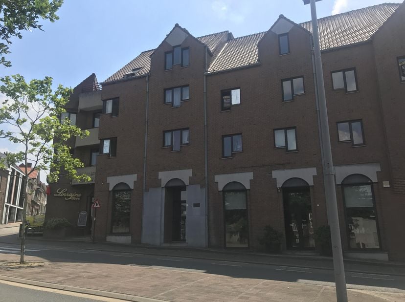 72 m² habitables · Balcon exposé sud · Vue sur la verdure · 3 espaces de rangement privatifs · DPE C <br />
<br />
Un appartement étonnamment spacieux