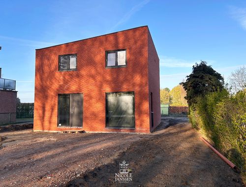                                         Maison à vendre à Kessenich, € 367.580

