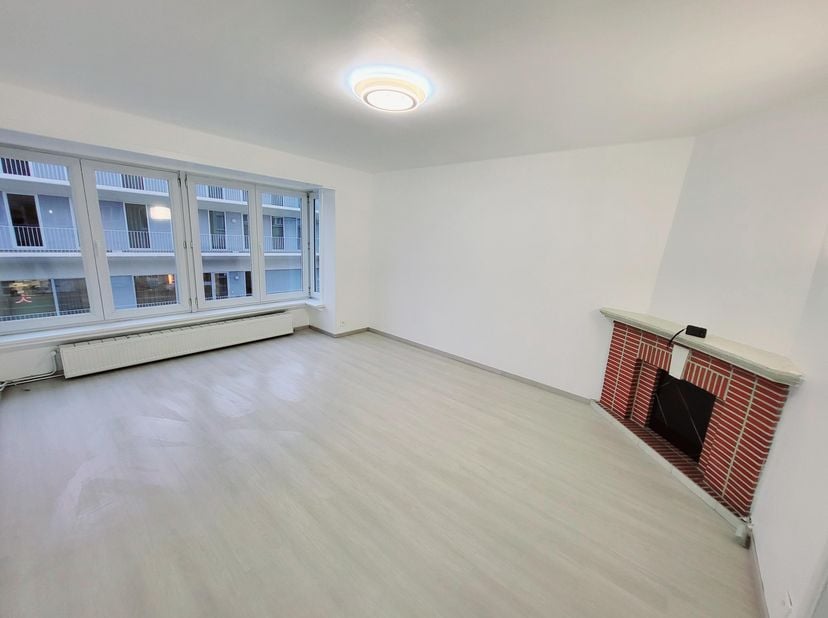 Appartement te huur in Nieuwpoortsesteenweg 231,
                    8400 Oostende