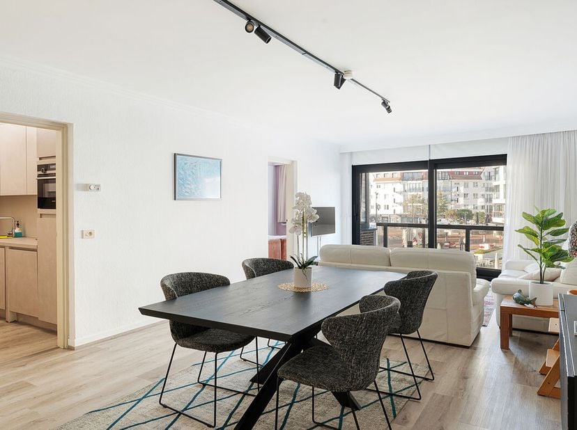 Appartement te huur in Kustlaan 145,
                    8300 Knokke