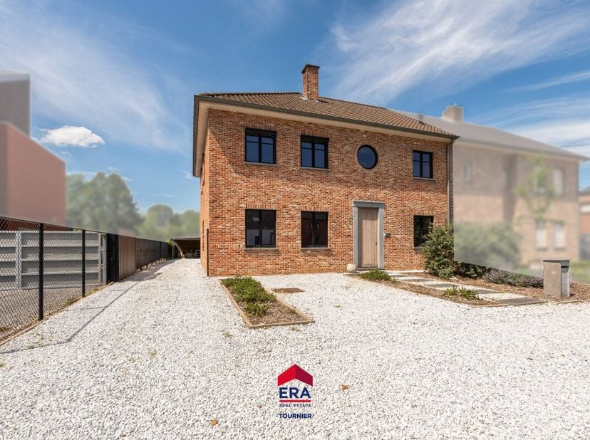 Huis te koop in Kazernelaan 231A,
                    3530 Helchteren