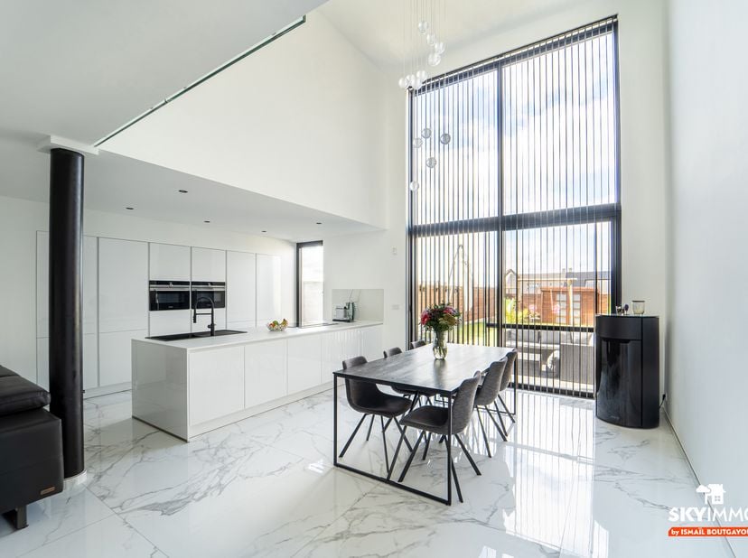 SKYIMMO Agency presents this charming house built in 2022 with a South-West facing garden located in Grâce-Hollogne, offering a living area of 187 m²<
