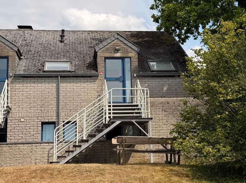 DURBUY (BOHON): Bericht aan investeerders, ISIMMO stelt u een mooie toeristische accommodatie voor, bestaande uit een slaapkamer en een mezzanine, een