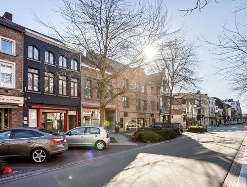                                         Usage mixte à vendre à Renaix, € 465.000

