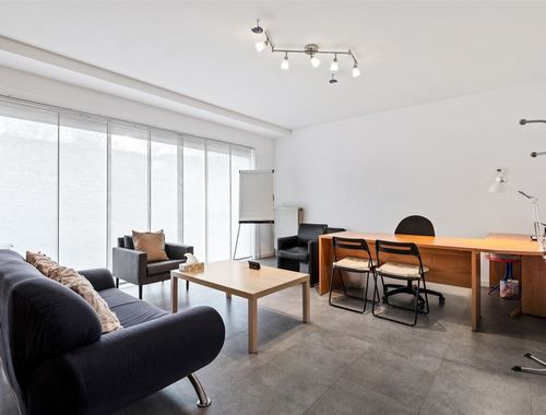                                         Rez-de-chaussée commercial à vendre à Berchem, € 185.000
