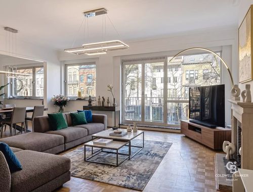                                         Appartement te koop in Ukkel, € 585.000
