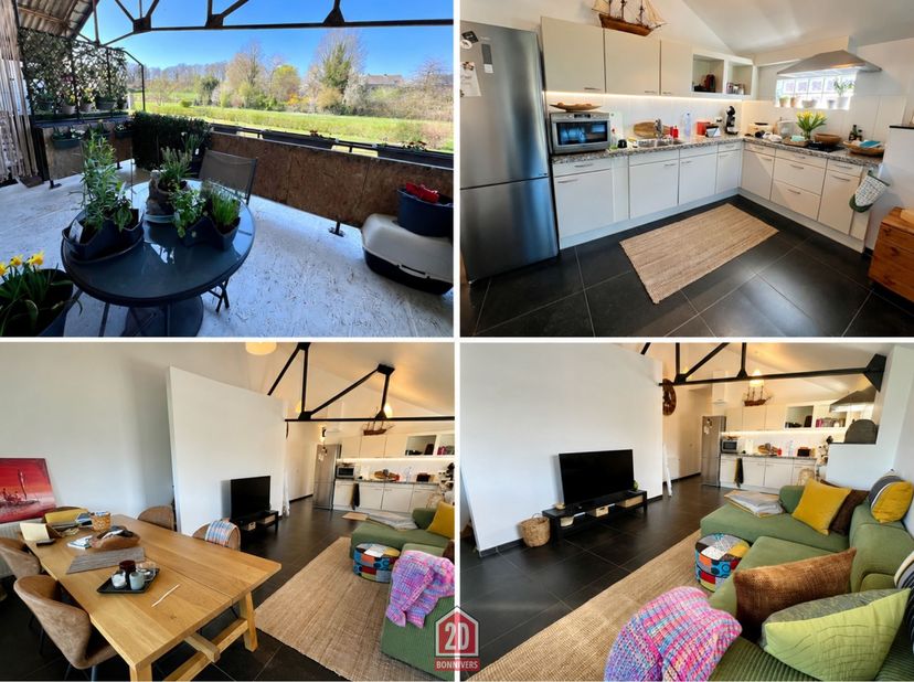 Dit appartementengebouw ligt in een van de hoofdstraten van het dorp Orp-Jauche en biedt 3 wooneenheden: 2 appartementen op de 1e verdieping en 1 op d