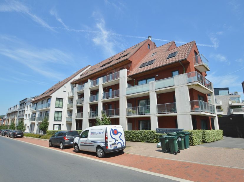 Bezoek na afspraak met IMMOBOSS per e-mail: ronse@immoboss.be<br />
<br />
Res. Ferraris kan u terugvinden in de stadskern van Ronse. Dit op wandelafs