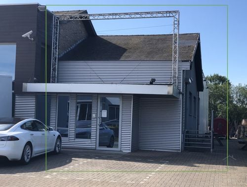                                         Bureaux à louer à Zonhoven, € 790

