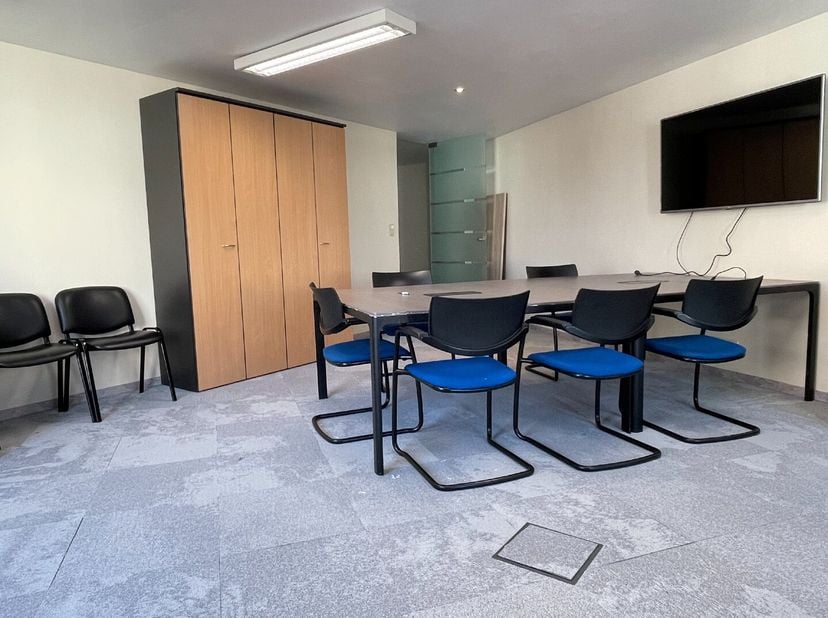 Bien professionnel à louer
                    à 8520 Kuurne