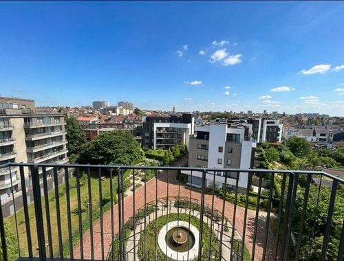                                         Appartement te koop in Evere, € 366.500

