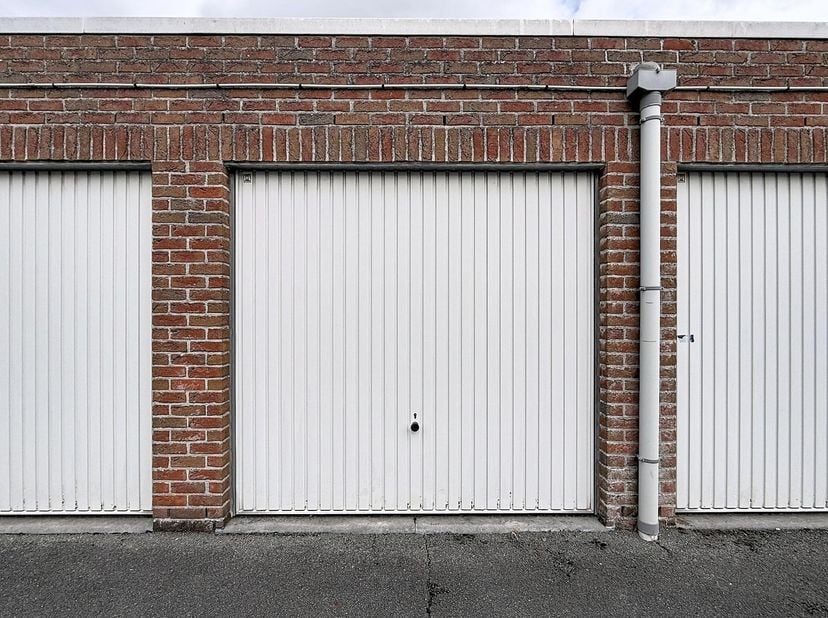 Garage te koop in Slachthuisstraat 34/36+,
                    9800 Deinze