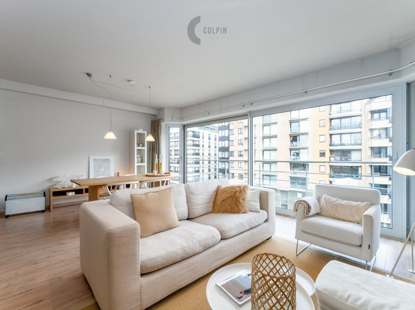 Dit is een unieke kans om een instapklaar, gezellig 2 slaapkamer appartement met mooi, zuidgericht terras op een toplocatie in Knokke-Heist te kopen.
