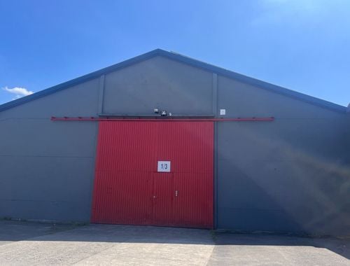                             Magazijn zonder bureel te huur in Kuurne
