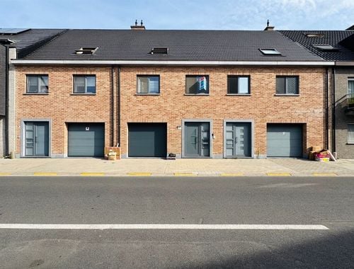                                         Maison à louer à Sint-Gillis-Waas, € 1.075
