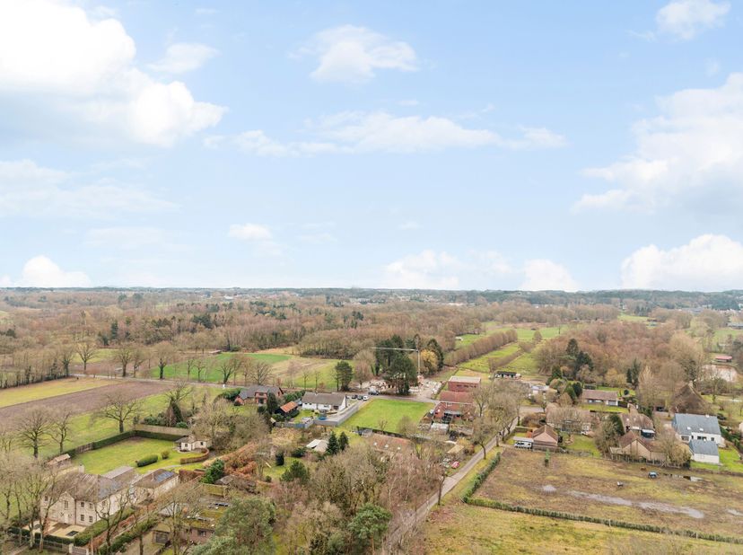 Terrain de construction calme à Mol avec une superficie de 1.531 m². Convient pour la construction d'une maison unifamiliale isolée. Largeur du terrai