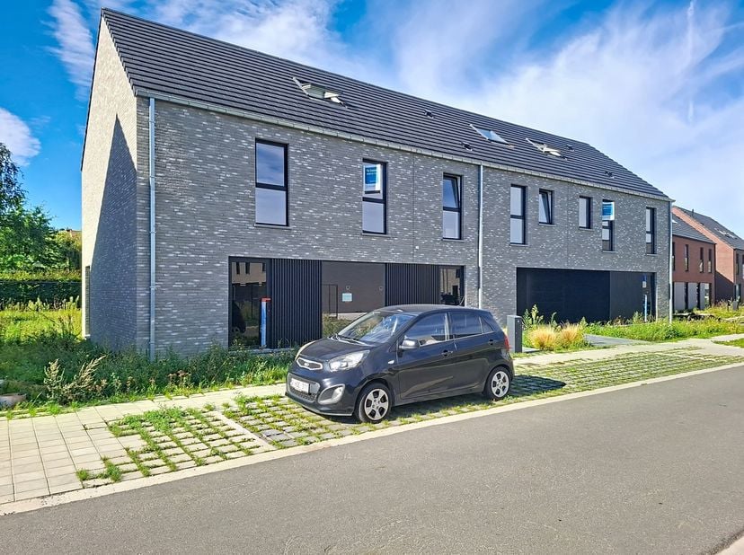 Huis te koop in Handboogstraat 6,
                    8791 Beveren