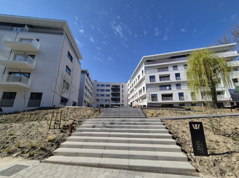 Nous vous proposons en exclusivité ce magnifique appartement neuf, dans un immeuble de haut standing, idéalement situé à proximité du Shopping center