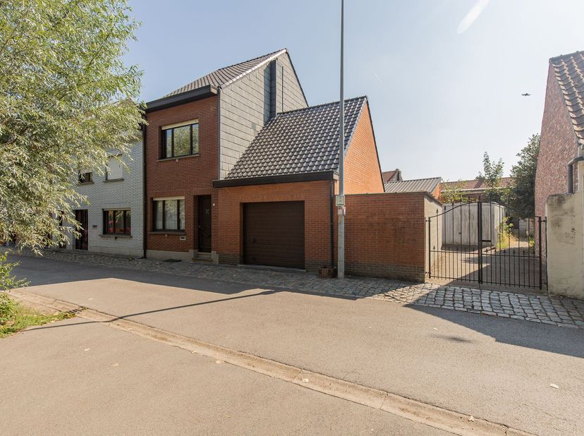 Huis te koop in Dam 72,
                    2890 Sint-Amands