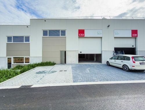                                         Entrepôt à louer à Nivelles, € 1.900
