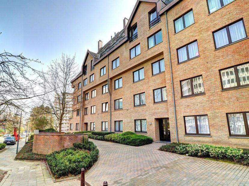 Appartement te koop in ,
                    1160 Oudergem