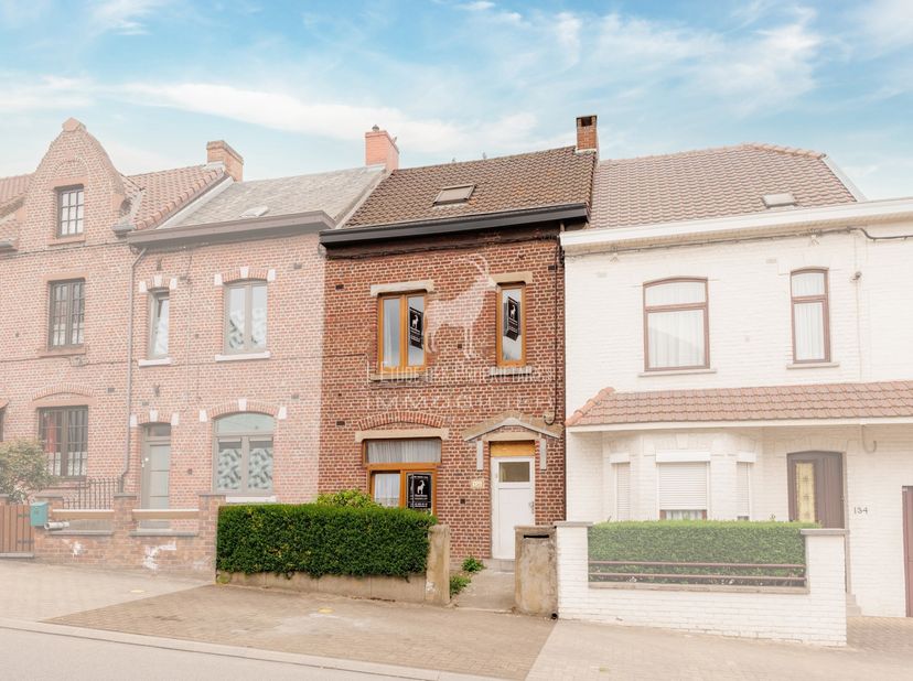 Referentie makelaar: V6031-1797<br />
VIRTUELE RONDLEIDING: https://immo360.immo-facile.com/vtour/fr/16djkq/frame<br />
Ontdek deze prachtige woning g