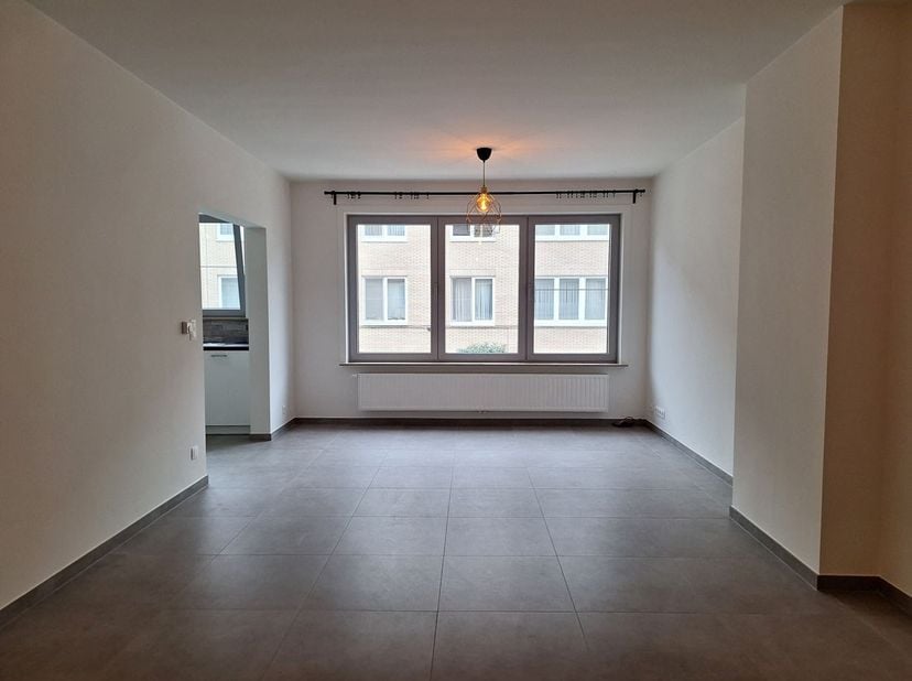 Perfect gerenoveerd appartement te Hasselt.<br />
<br />
Dit appartement op de eerste verdieping is instapklaar en voorzien van alle modern comfort. H