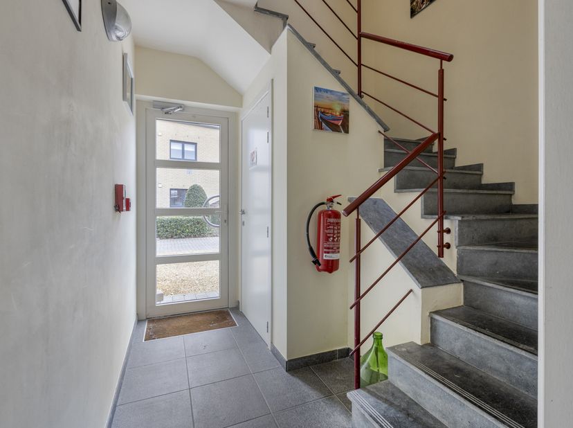OPBRENGSTEIGENDOM - VOLLEDIG APPARTEMENTSGEBOUW BESTAANDE UIT 3 VERHUURDE APPARTEMENTEN TE BREE-CENTRUM! <br />
Dit appartementsgebouw bevindt zich in
