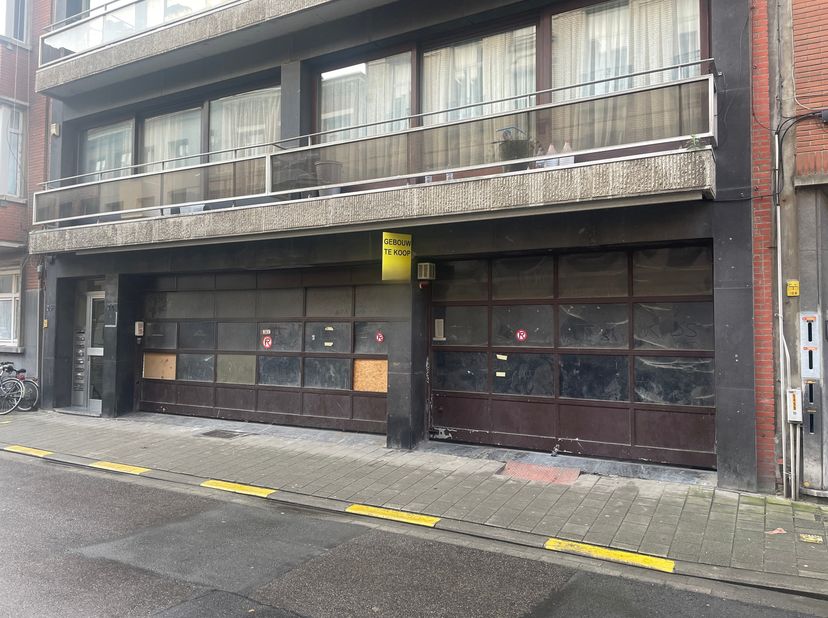Op zoek naar een ruime en strategisch gelegen parkeergarage in Antwerpen? In de Willem Linnigstraat 24-26 bieden wij een unieke parkeerruimte van ca.
