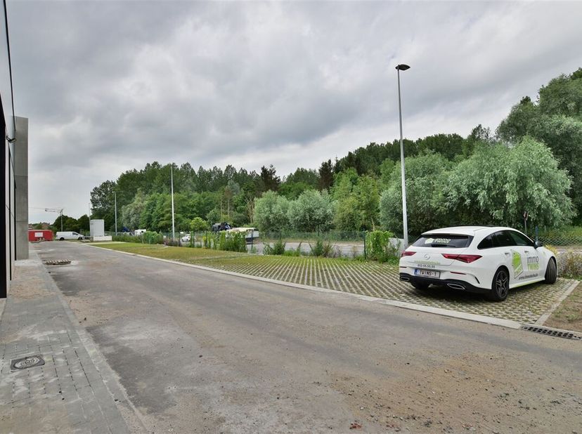 Bien professionnel à louer
                    à 9200 Sint-Gillis-Bij-Dendermonde