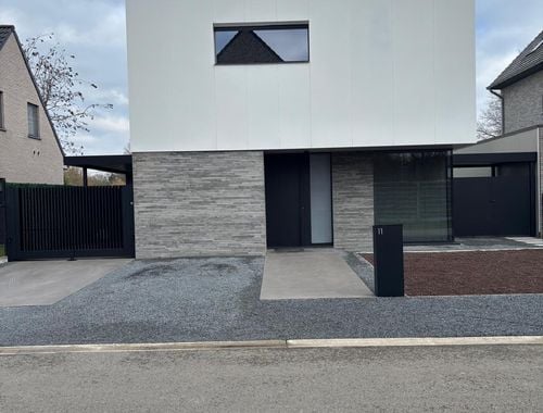                                         Moderne villa te koop in Hever, € 895.000
