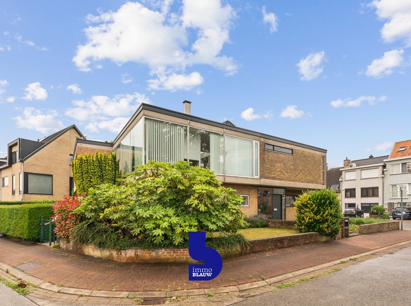 Appartement te koop in Dhalialaan 42,
                    8400 Oostende