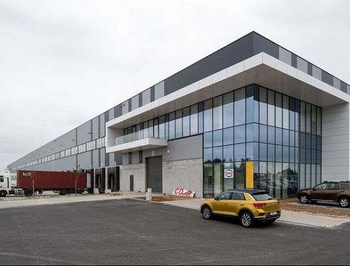                                         Bâtiment d’entreprise à louer à Heppignies, € 168.511,50
