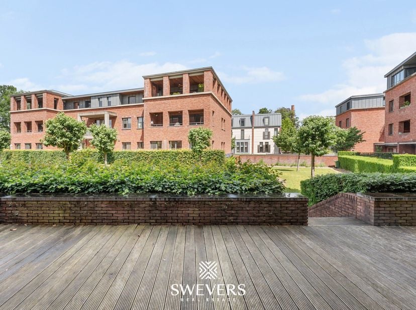 Voor meer info en fotos, surf naar www.swevers.be  Dit instapklare gelijkvloerse appartement in Quartier Blue, aan de Prinsenstraat 38/2 in Hasselt, b