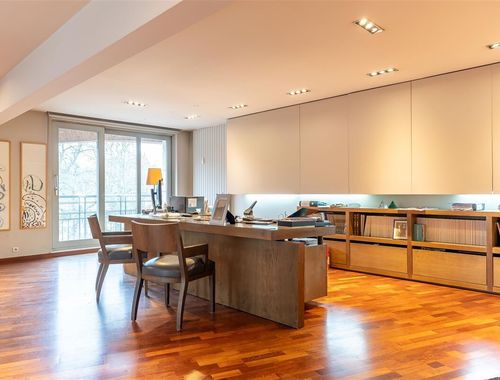                                         Burelencomplex te koop in Ukkel, € 550.000
