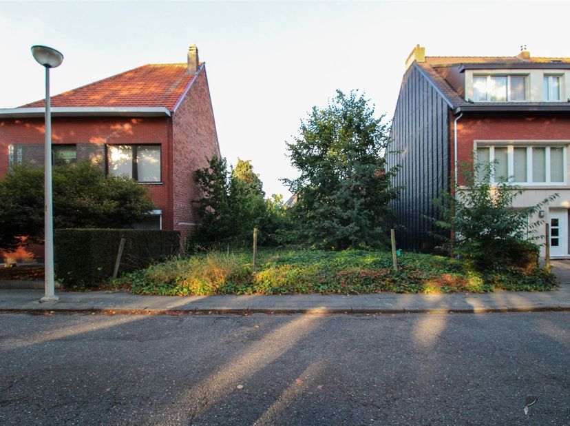 Terrain à bâtir de 336 m²<br />
<br />
Albertdreef est une rue charmante avec un mélange de maisons traditionnelles et modernes. Avec des commodités