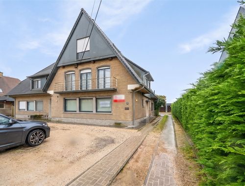                                         Bâtiment commercial à louer à Nevele, € 1.550
