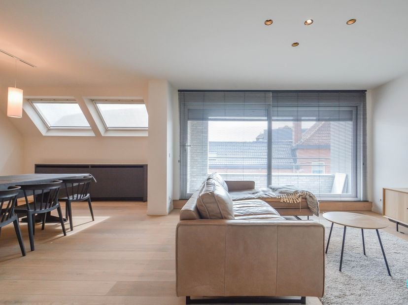 Ontdek dit ruim, energiezuinig appartement met twee slaapkamers gelegen op de tweede verdieping van residentie 'De blauwe reiger'. Dit zéér goed onder