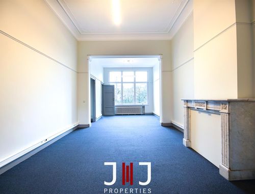                                         Bureaux à louer à Woluwe-Saint-Pierre, € 1.000
